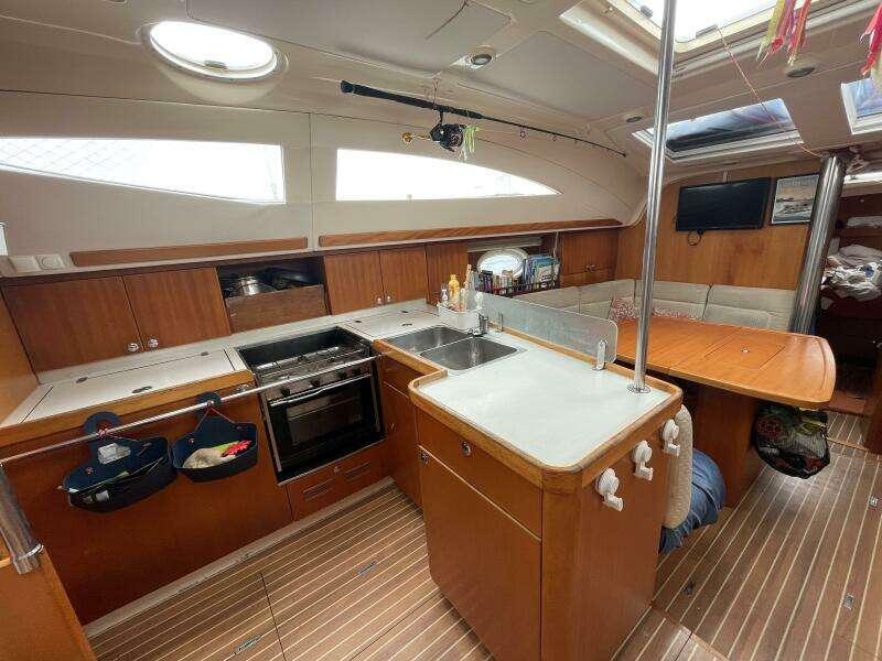 White Pelican 42ft Elan Yacht For Sale