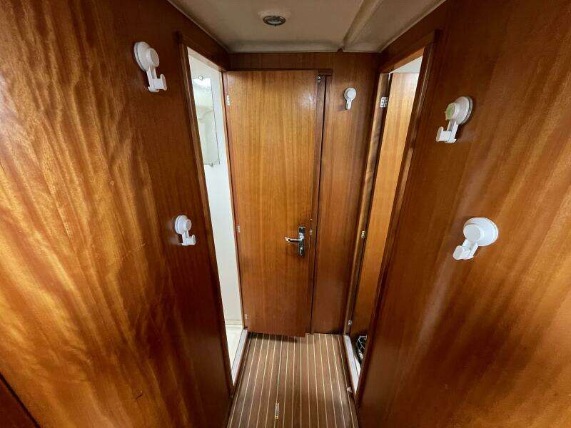 White Pelican 42ft Elan Yacht For Sale