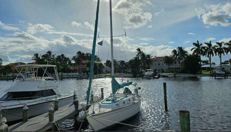 Cloudburst 37ft Tartan Yacht For Sale