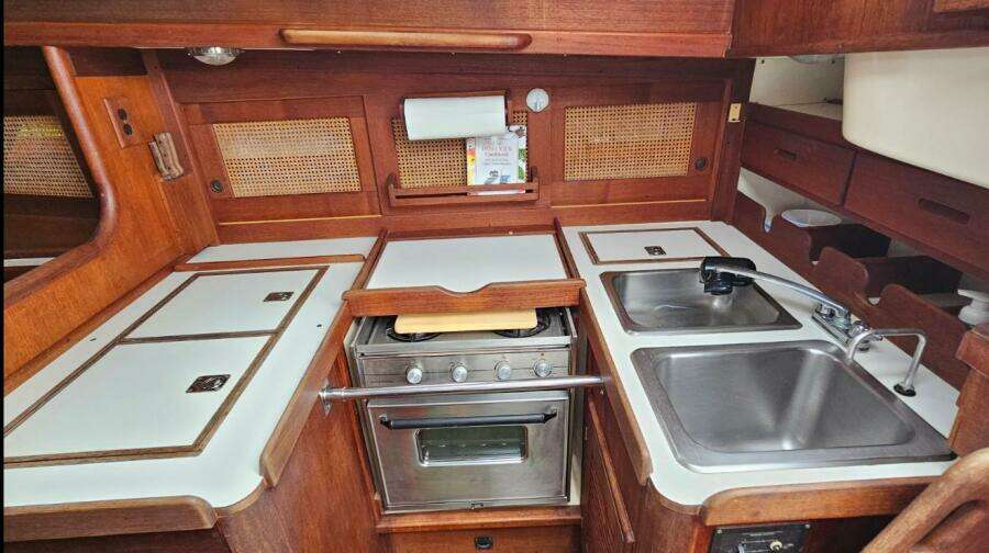 Cloudburst 37ft Tartan Yacht For Sale