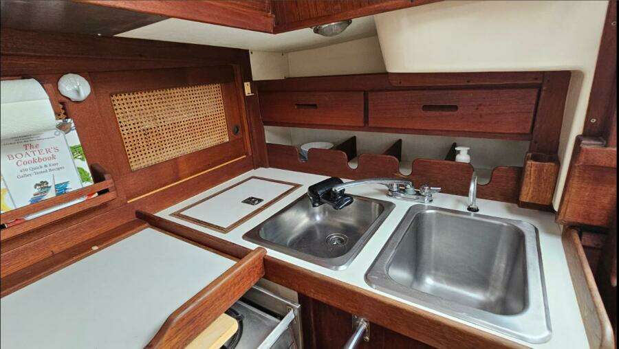 Cloudburst 37ft Tartan Yacht For Sale