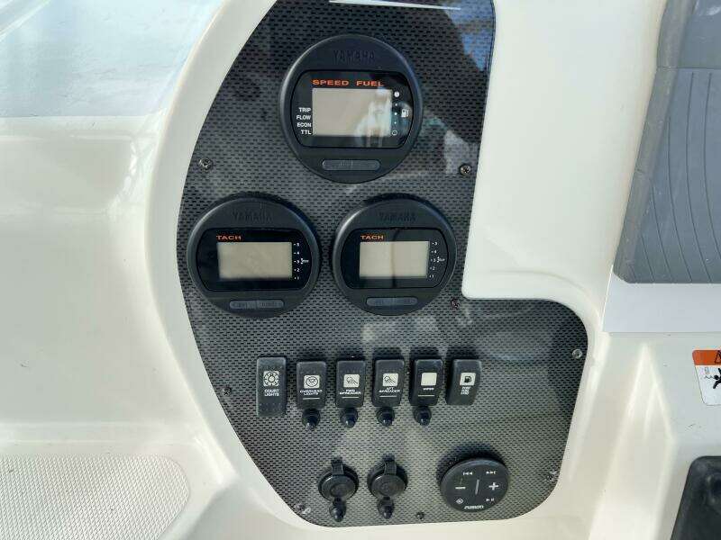 29ft Hydra Sports Yacht For Sale