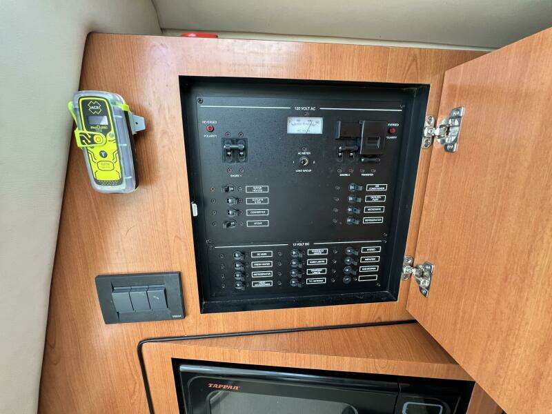 29ft Hydra Sports Yacht For Sale