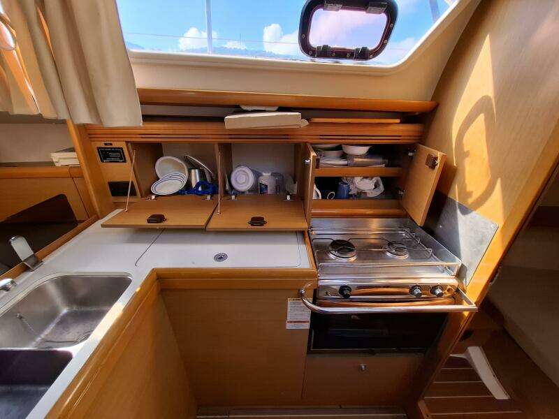 Loreli 36ft Jeanneau Yacht For Sale
