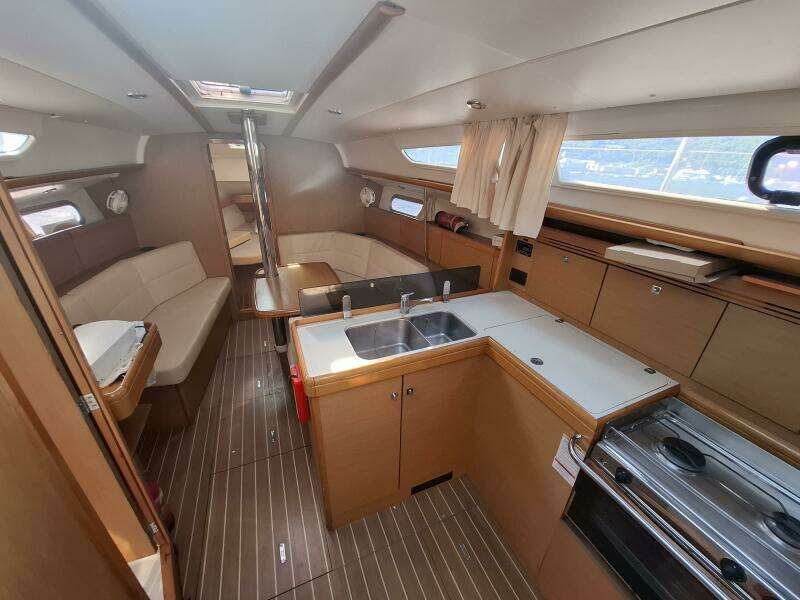 Loreli 36ft Jeanneau Yacht For Sale