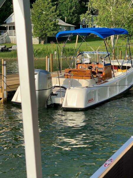21ft Boston Whaler Yacht For Sale