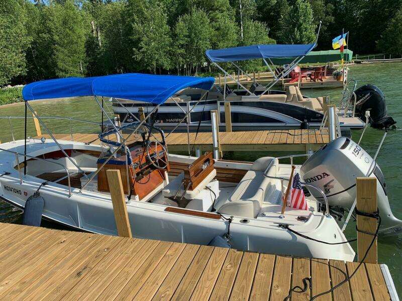 21ft Boston Whaler Yacht For Sale