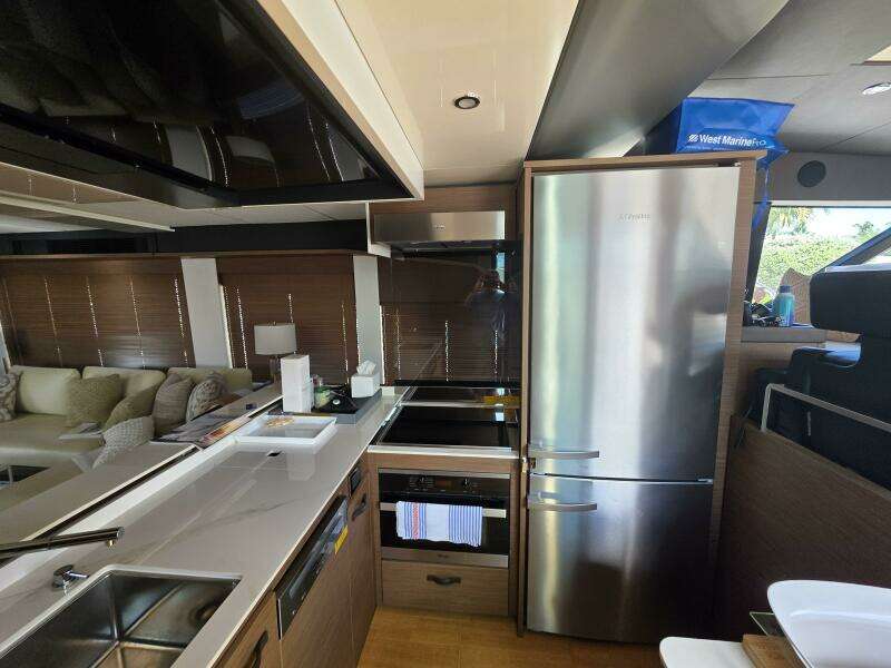 71ft Prestige Yacht For Sale