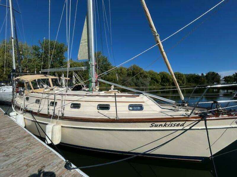 Sunkissed 40ft Island Packet Yacht For Sale