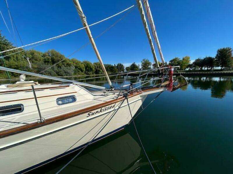 Sunkissed 40ft Island Packet Yacht For Sale