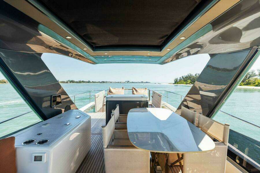 2021 X70 Prestige - Infinity - Flybridge