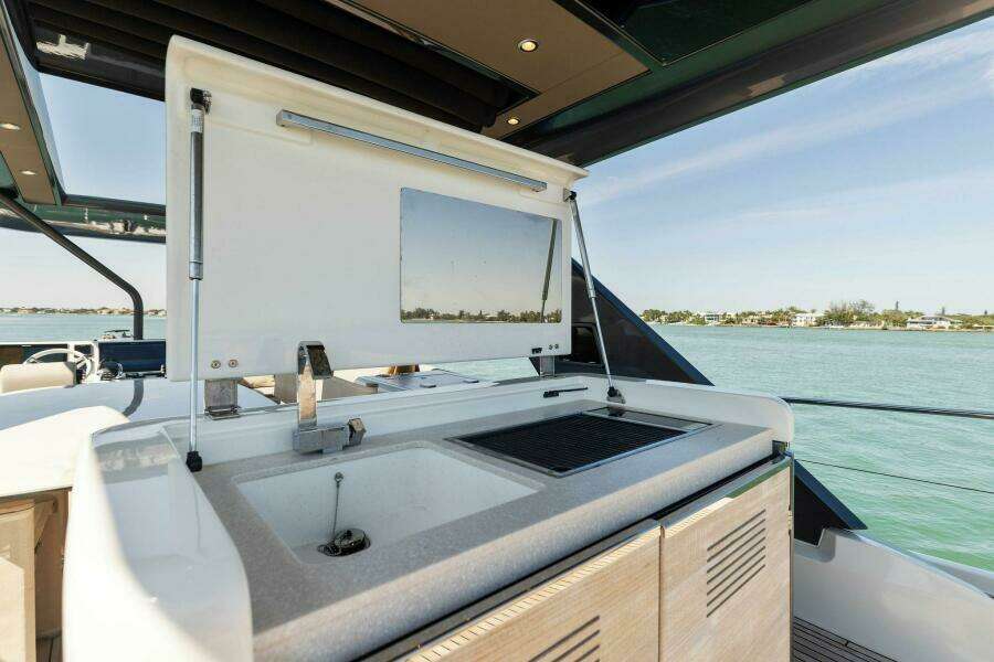 2021 X70 Prestige - Infinity - Flybridge
