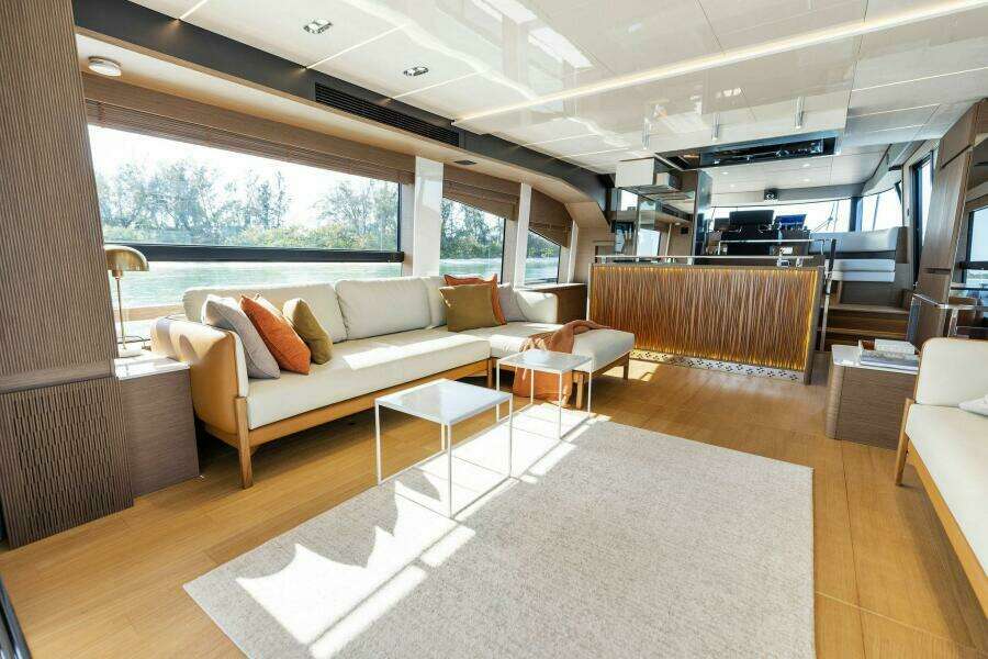 2021 X70 Prestige - Infinity - Salon