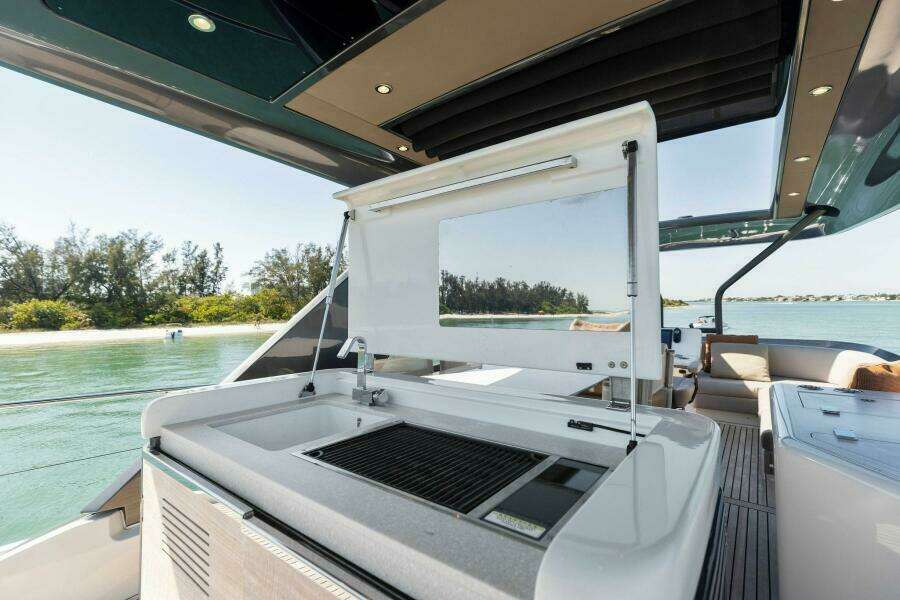 2021 X70 Prestige - Infinity - Flybridge