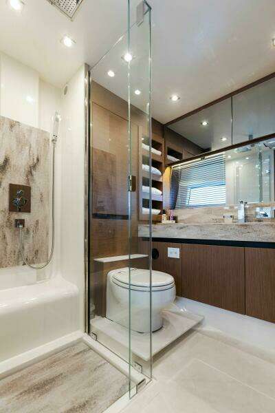 2021 X70 Prestige - Infinity - Master Head