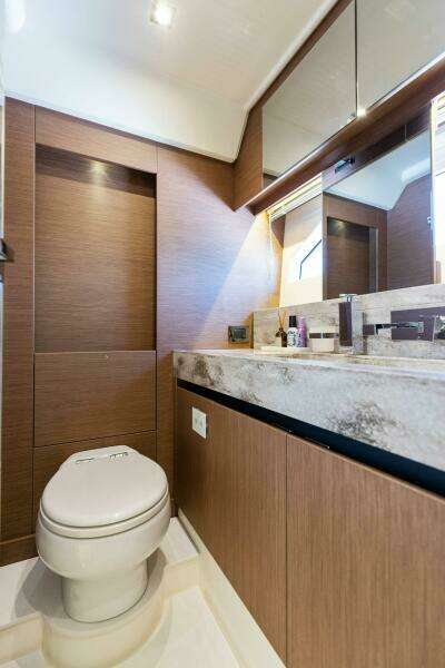 2021 X70 Prestige - Infinity - VIP Head