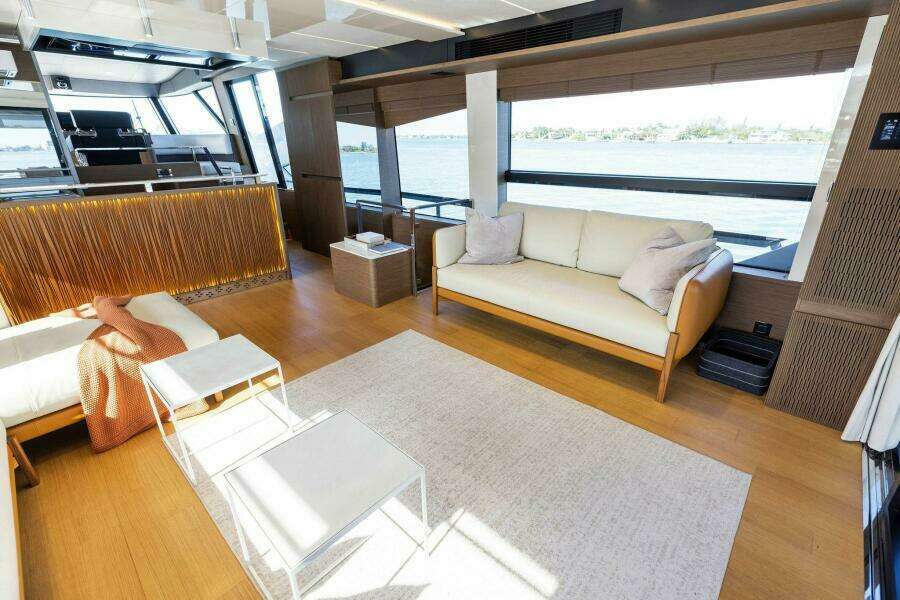 2021 X70 Prestige - Infinity - Salon