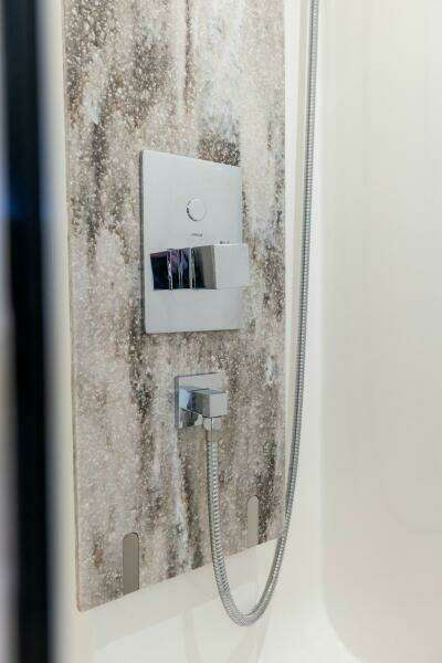 2021 X70 Prestige - Infinity - VIP Head