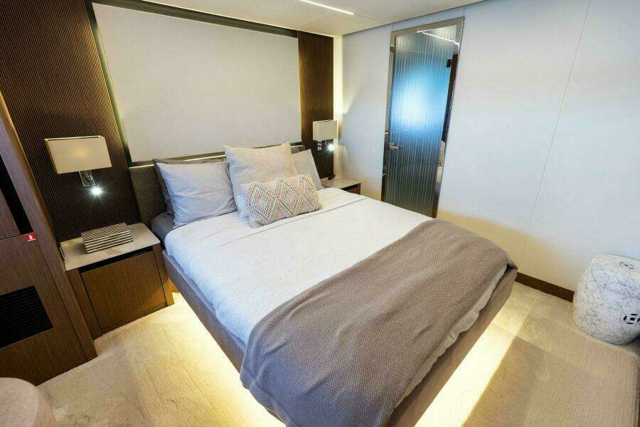 2021 X70 Prestige - Infinity - VIP Stateroom