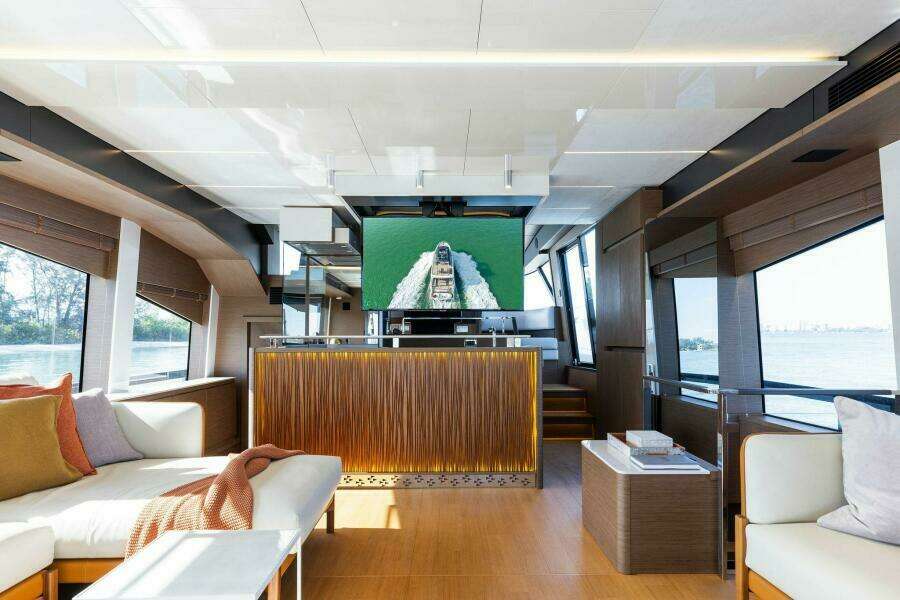 2021 X70 Prestige - Infinity - Salon