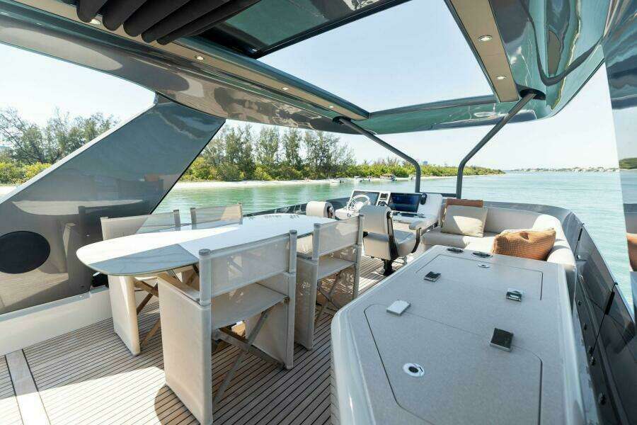 2021 X70 Prestige - Infinity - Flybridge