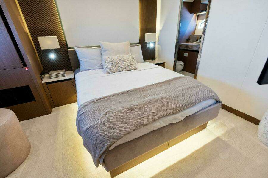 2021 X70 Prestige - Infinity - VIP Stateroom