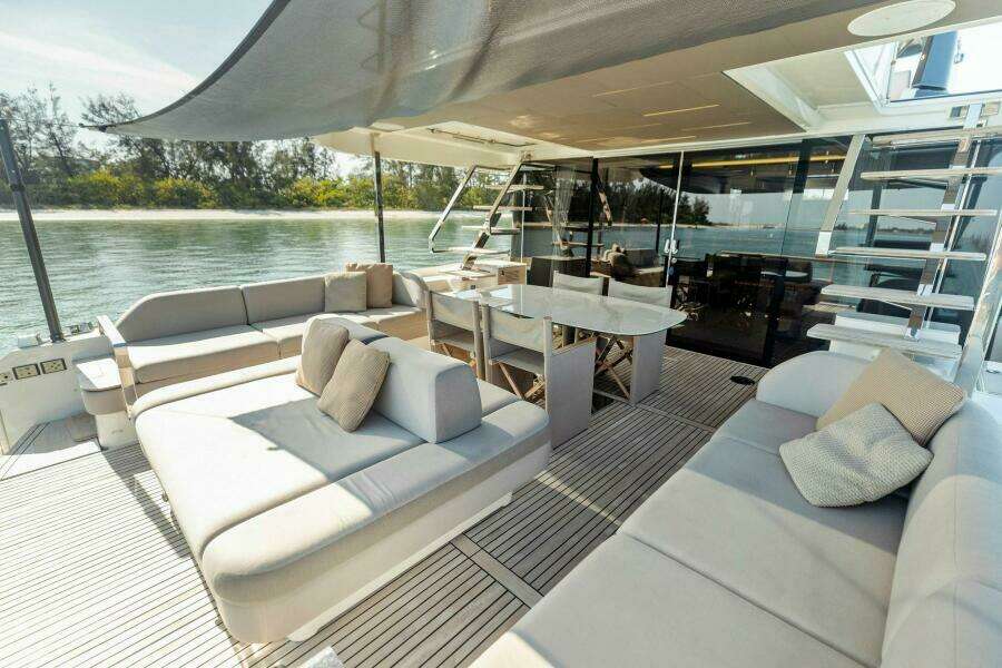 2021 X70 Prestige - Infinity - Cockpit