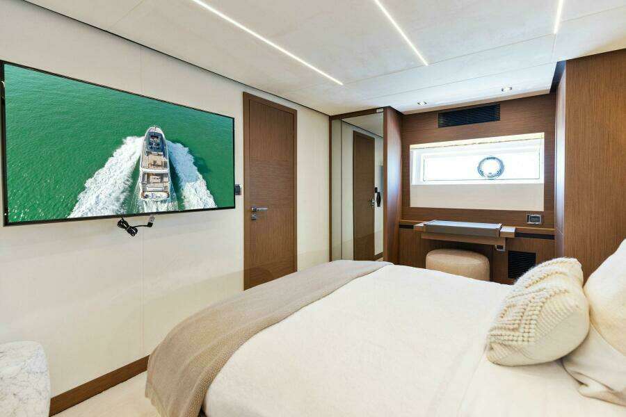 2021 X70 Prestige - Infinity - VIP Stateroom