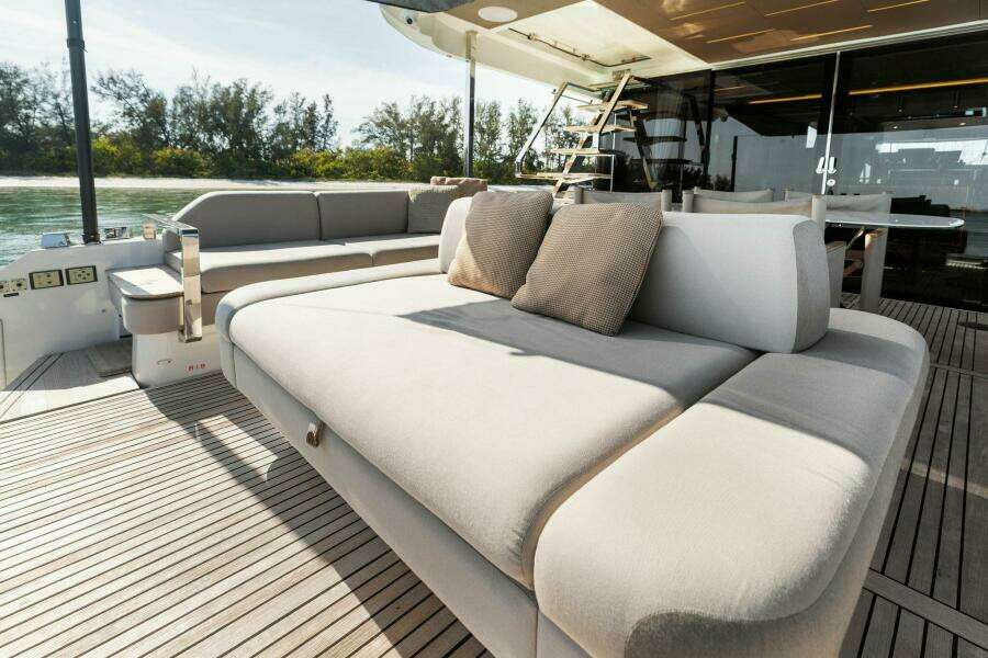 2021 X70 Prestige - Infinity - Cockpit