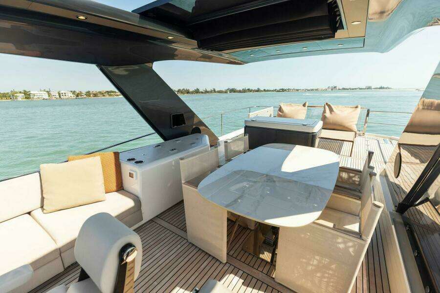 2021 X70 Prestige - Infinity - Flybridge