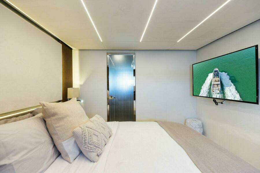 2021 X70 Prestige - Infinity - VIP Stateroom