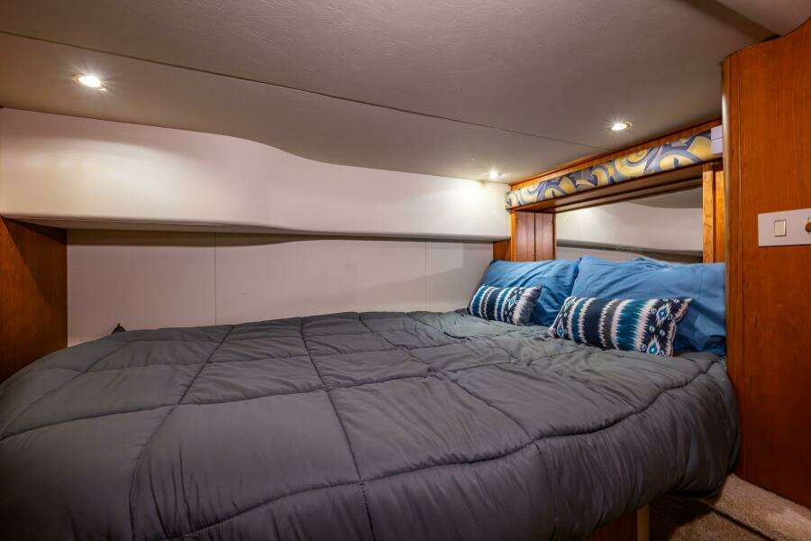 Infinite 41ft Silverton Yacht For Sale