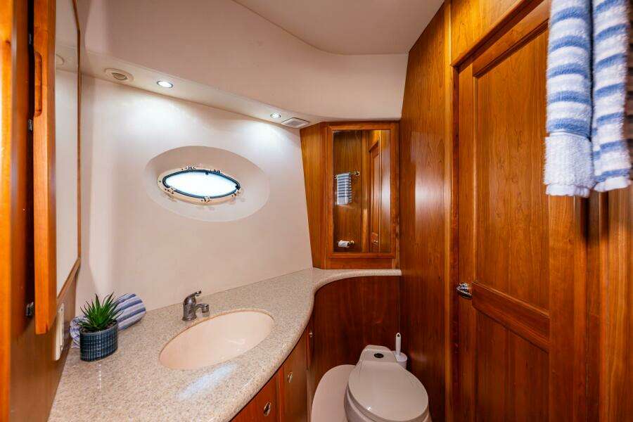 Infinite 41ft Silverton Yacht For Sale