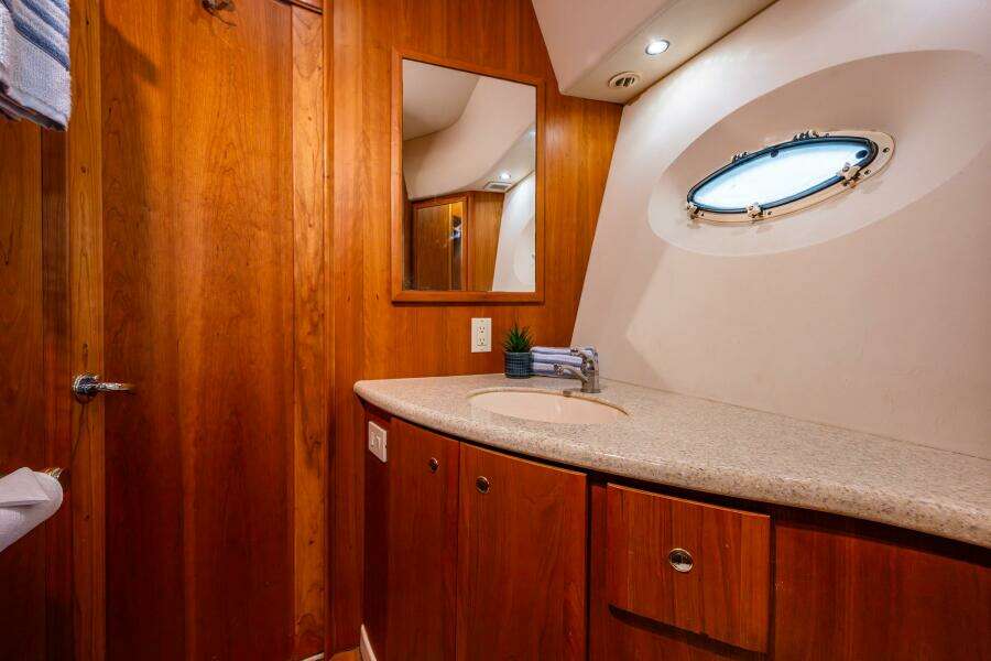 Infinite 41ft Silverton Yacht For Sale