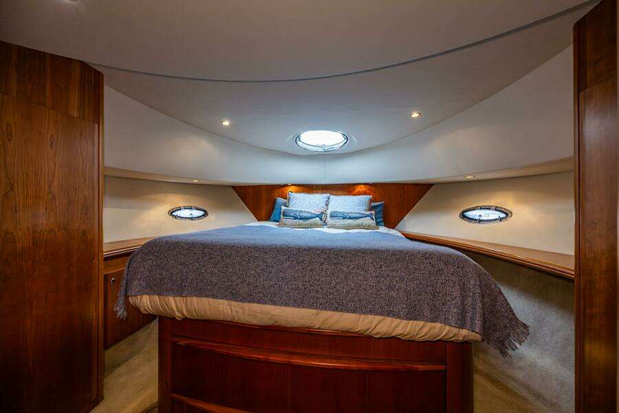 Infinite 41ft Silverton Yacht For Sale