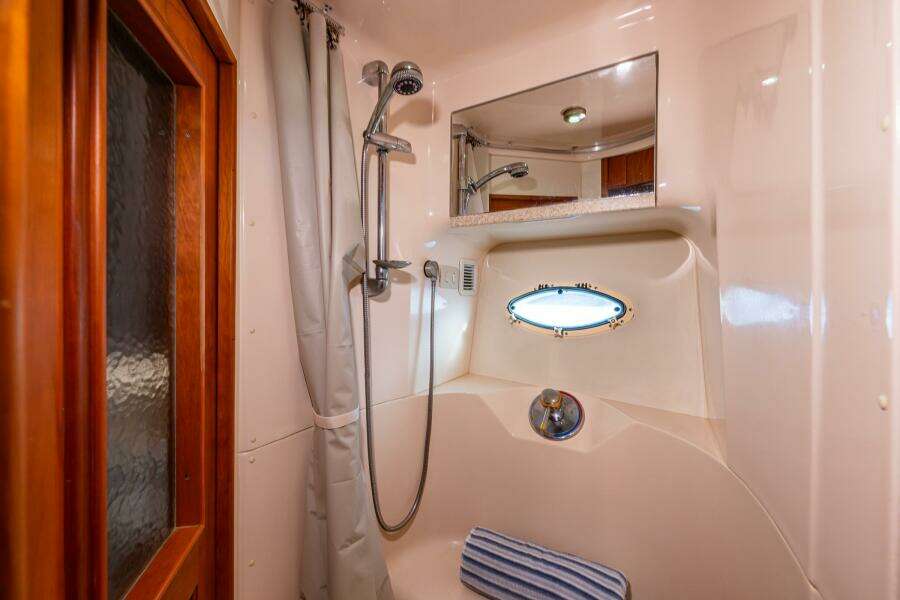 Infinite 41ft Silverton Yacht For Sale
