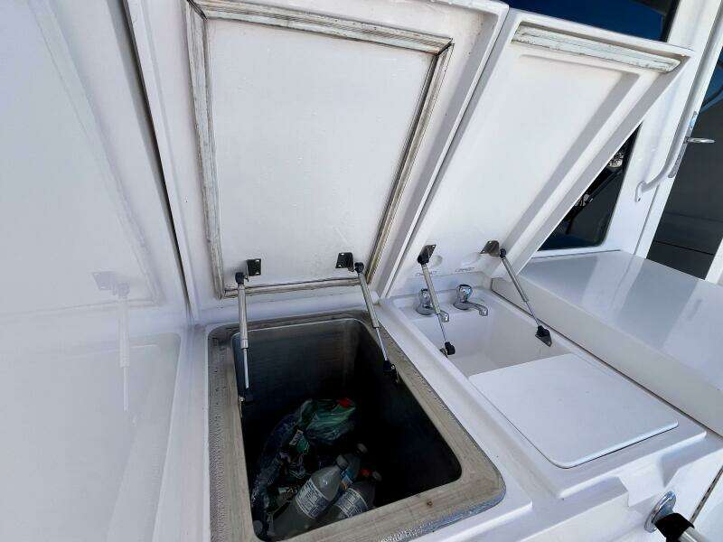 Fun Bunch 39ft Bertram Yacht For Sale