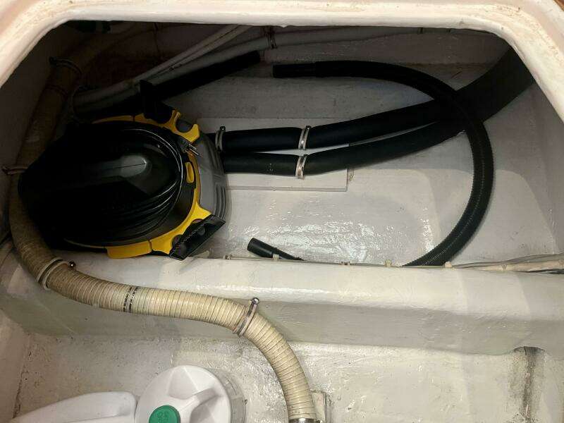 Fun Bunch 39ft Bertram Yacht For Sale