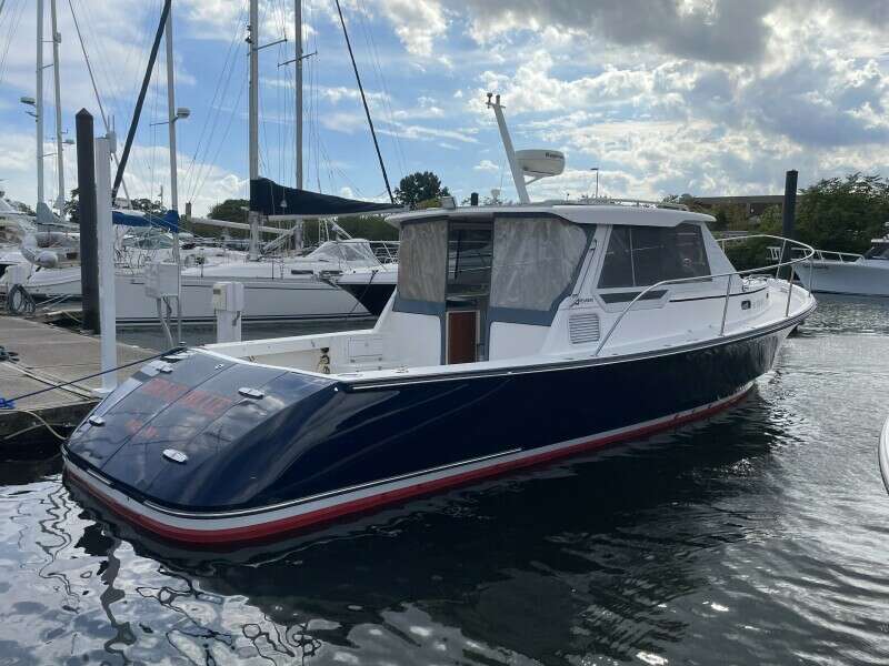 True Blue 33ft True North Yacht For Sale