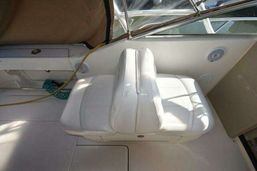 New Listing  31ft Sea Ray Yacht For Sale
