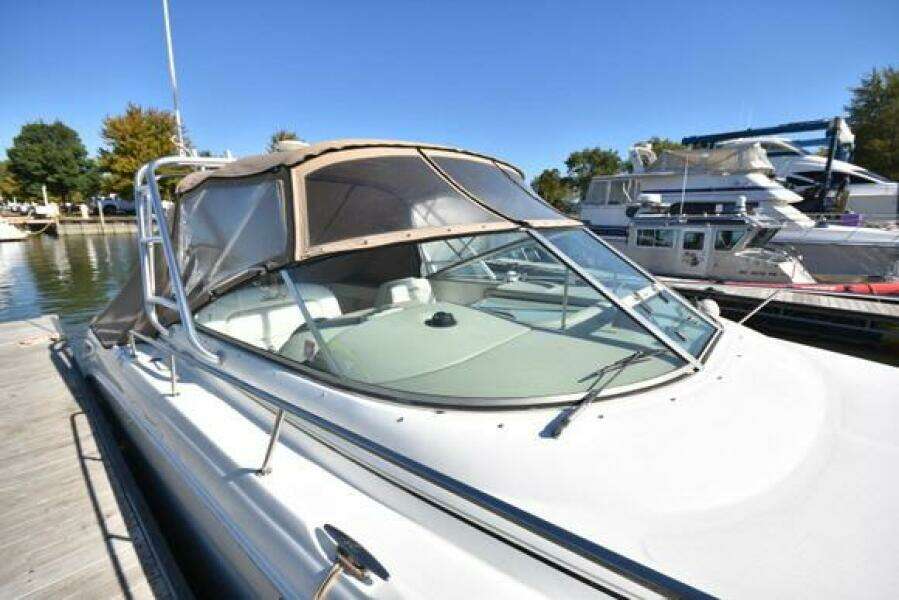 New Listing  31ft Sea Ray Yacht For Sale