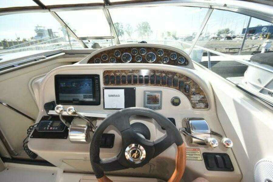 New Listing  31ft Sea Ray Yacht For Sale