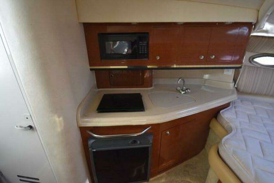New Listing  31ft Sea Ray Yacht For Sale
