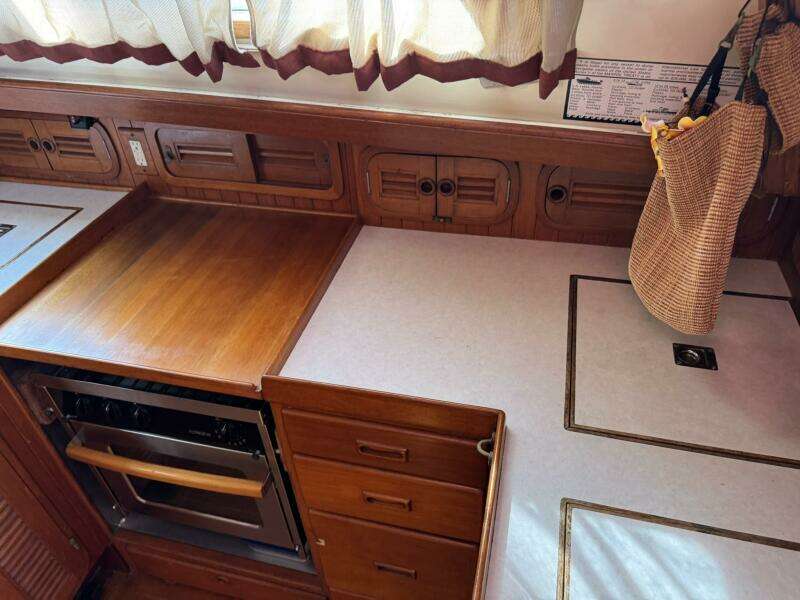 Passport 42ft Tayana Yacht For Sale