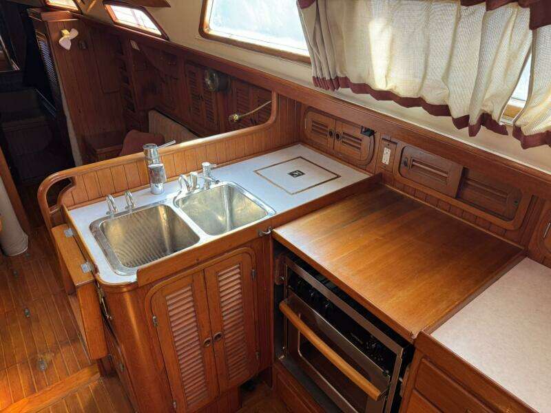 Passport 42ft Tayana Yacht For Sale