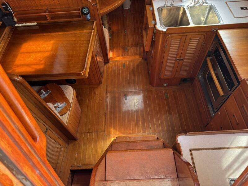 Passport 42ft Tayana Yacht For Sale