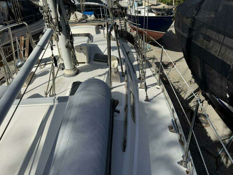 Passport 42ft Tayana Yacht For Sale