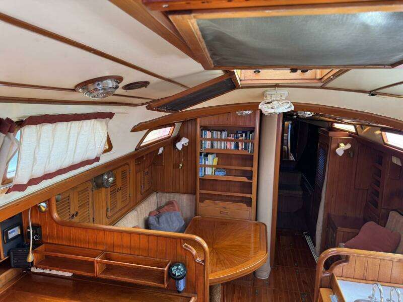 Passport 42ft Tayana Yacht For Sale