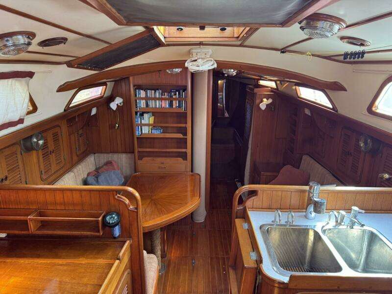 Passport 42ft Tayana Yacht For Sale