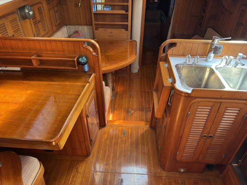 Passport 42ft Tayana Yacht For Sale